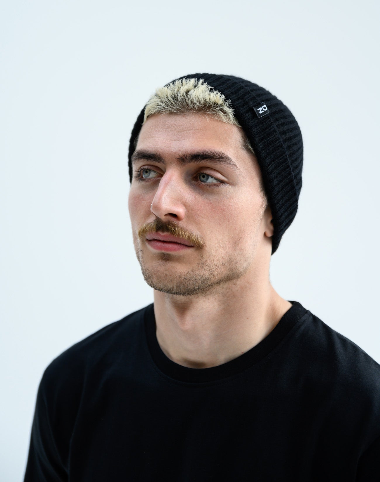 Skully Black | White